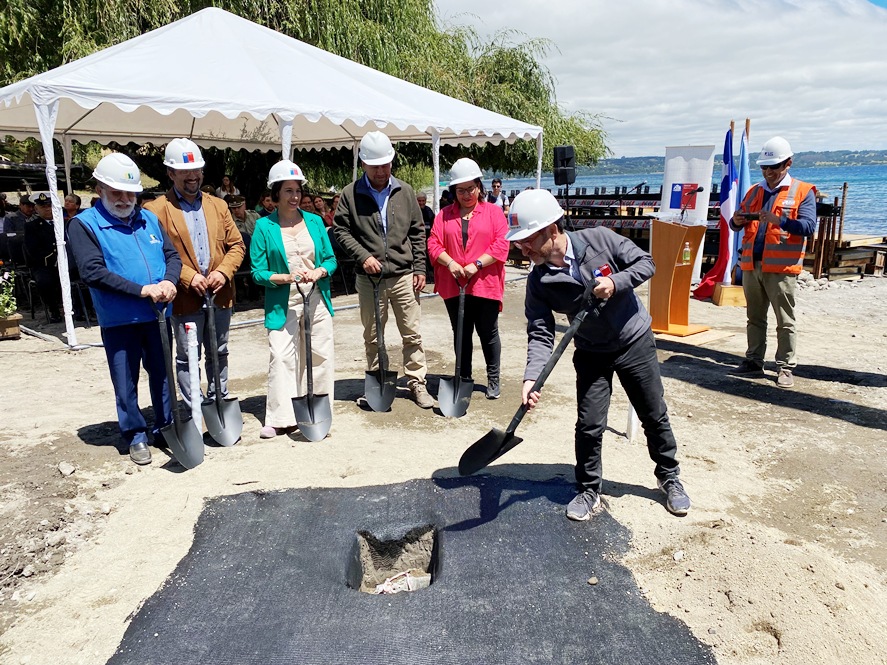 Ministro del MOP, Juan Carlos García encabezó puesta primera piedra de nueva infraestructura turística en Lago Ranco