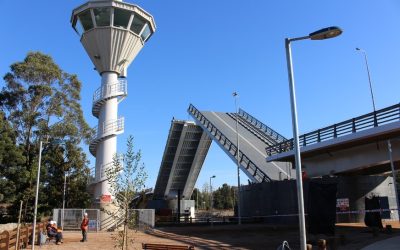 Con la elevación de calzada norte se completó apertura del puente Cau Cau para tránsito de embarcaciones mayores
