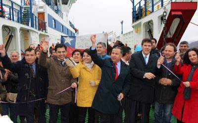 Autoridades y vecinos inauguran nueva barcaza Andalué que entra en operaciones 1 de agosto