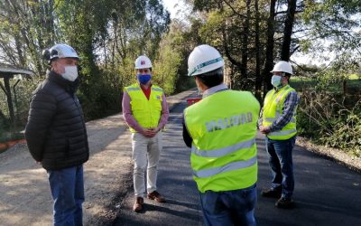 MOP trabaja asfaltado de camino Angachilla en Valdivia, en una extensión de 2.6 kilómetros