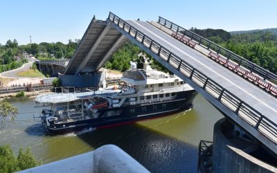 MOP realizó la 29 apertura del puente Cau Cau de Valdivia, para el paso de dos embarcaciones