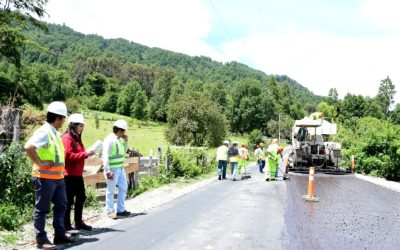 MOP avanza a toda máquina en asfaltado de Ruta Arquilhue-Maihue en Futrono