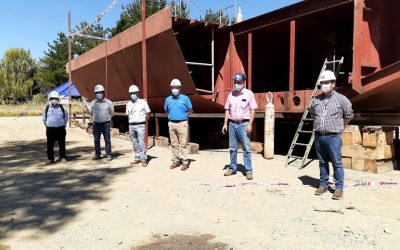 Con faenas de ensamblaje avanza construcción de nueva barcaza que conectará con Futrono con la Isla Huapi