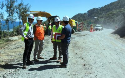 Asfaltado de tramo Punta Loncoyén-Curiñanco en Ruta Valdivia-Niebla presenta avances iniciales