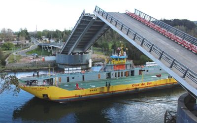 MOP realiza este lunes 28 de marzo, nueva apertura de puente Cau Cau para paso de dos embarcaciones