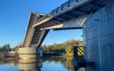 Tres a cuatro días estará fuera de servicio Puente Cau Cau luego de falla de empresa externa que opera las operaciones de apertura