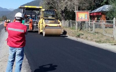 Ya se iniciaron faenas de asfaltado en la Ruta Choshuenco-Puerto Fuy en Panguipulli