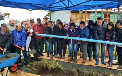 Vecinos de Marriamo, en Río Bueno, pusieron primera tubería para acceder al agua potable