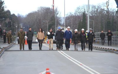 Ministro Fontaine: “Estamos haciendo todo el trabajo para que alrededor del 15 de agosto podamos tener funcionando en forma provisoria el Puente Cau Cau”