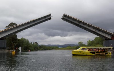 Ministro de Obras Públicas Alberto Undurraga inspeccionó funcionamiento de brazos basculantes del Puente Cau Cau en Valdivia