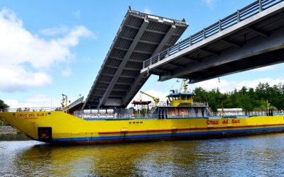 En una hora y 30 minutos MOP realiza nueva apertura de puente Cau Cau, para paso de transbordador Cruz de Sur II