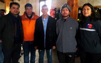Gobierno de Los Ríos inicia cancelación de deudas a trabajadores que se desempeñaban en asfaltado de Ruta Bocatoma-Coñaripe