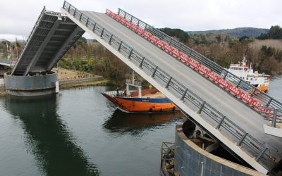 Puente Cau Cau abrió por primera vez sus tableros para el paso de embarcaciones, desde su puesta en uso provisorio