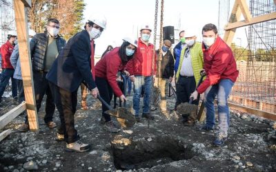 Con prevención ante coronavirus, pusieron primera piedra para reconstruir la Escuela Fusionada de Los Lagos
