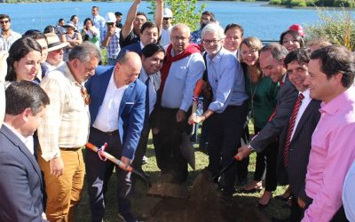 Ministro de Obras Públicas encabezó puesta de primera piedra para reposición de Costanera en Panguipulli