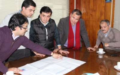 Autoridades regionales gestionan instalación de puente mecano en Los Lagos