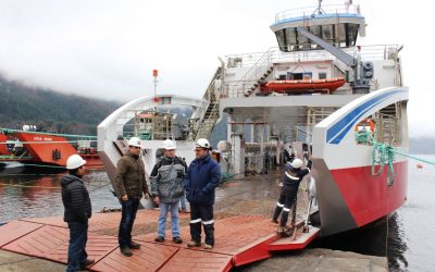 Nueva barcaza Puerto Fuy, para el Paso Internacional Hua Hum, estará terminada a fines de octubre próximo