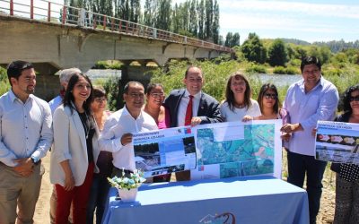 Autoridades regionales celebran construcción de nuevo puente Quinchilca, en comuna de Los Lagos