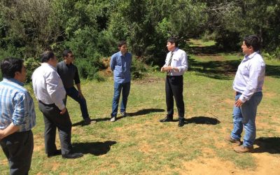 Director Nacional de Aeropuertos del MOP visita la región y evalúa posible infraestructura aeroportuaria en Corral