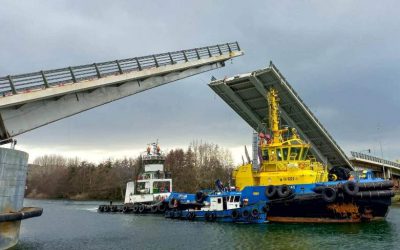 Remolcador Chercán navegó en trigésimo sexta apertura del puente Cau Cau de Valdivia