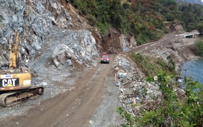 Vialidad rehabilitó tránsito en Ruta Lago Ranco-Calcurrupe, luego que fuera afectada por un derrumbe