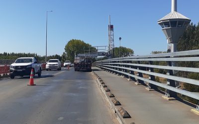 MOP realizó apertura del puente Cau Cau de Valdivia, para revisión estructural del viaducto