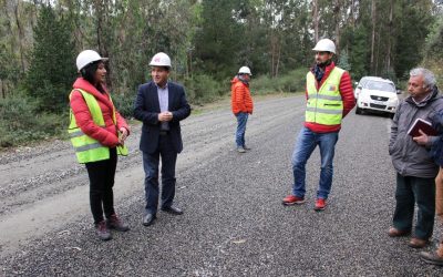 Seremi del MOP y alcalde de Corral recorren los 11 kilómetros del proyecto de mejoramiento de la Ruta Valdivia-Futa