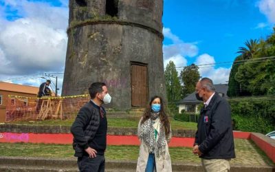 MOP inició diseño para restauración de los torreones de Valdivia con trabajos arquitectónicos y toma de muestras