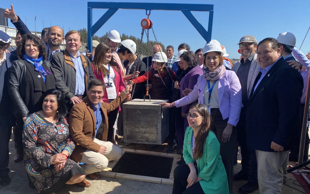 Ministras del MOP y Salud pusieron en marcha construcción de nuevo hospital de Río Bueno con colocación de primera piedra